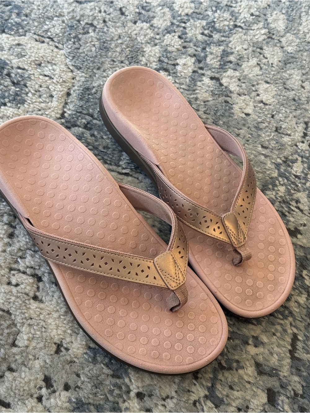 Vionic Women's Tide‎ II Thong Sandals Size 9 Rose Gold Orthotic metallic pink